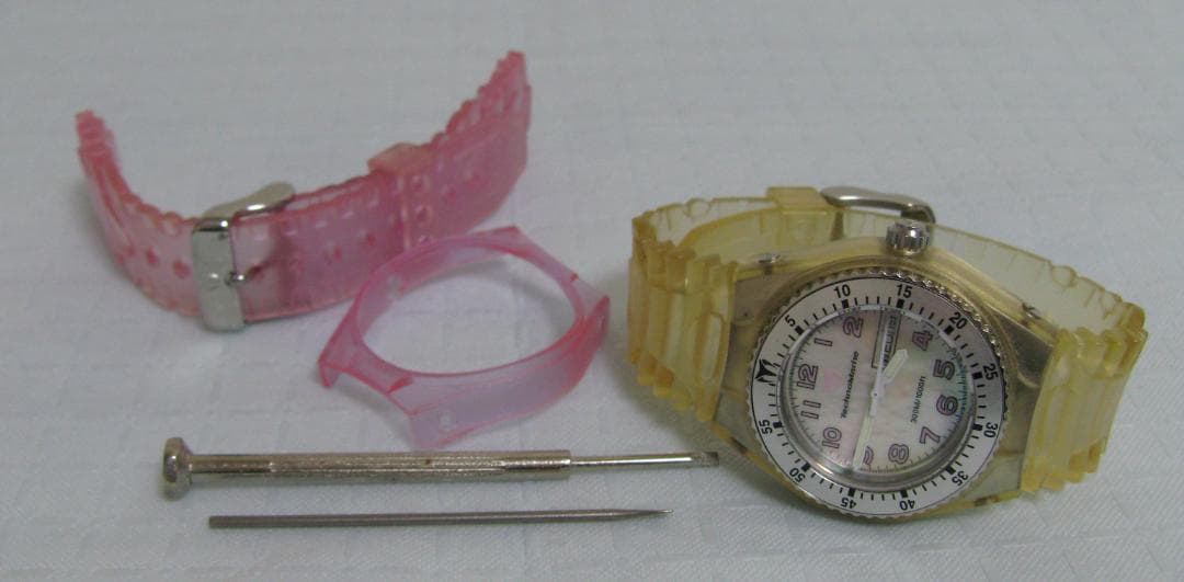 ★TechnoMarine テクノマリーン 300M/1000ft シェル文字盤