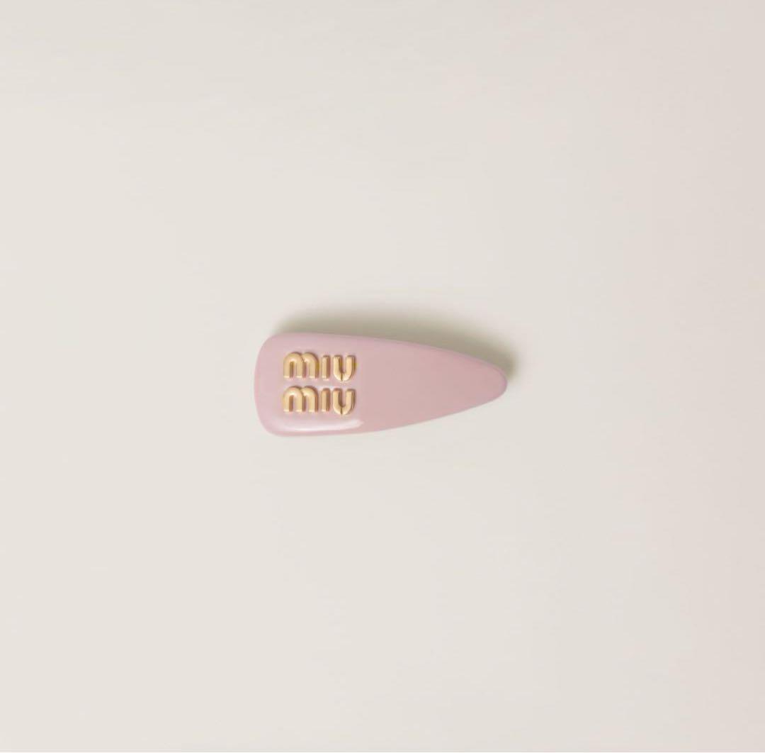 MIUMIU パテントレザー ヘアクリップ バレッタ