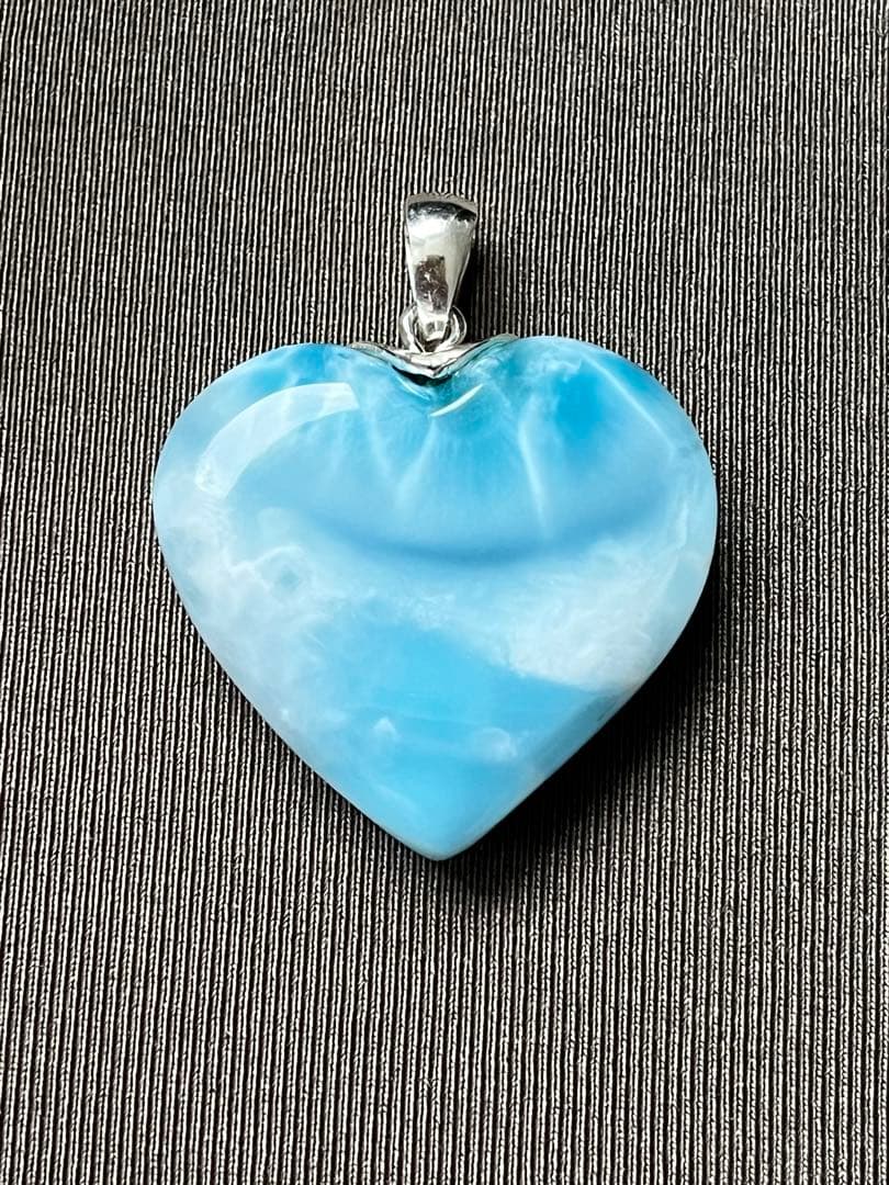 天然石☆高品質！ラリマーハート型ペンダントトップ☆両面違った模様がどちらも美しい