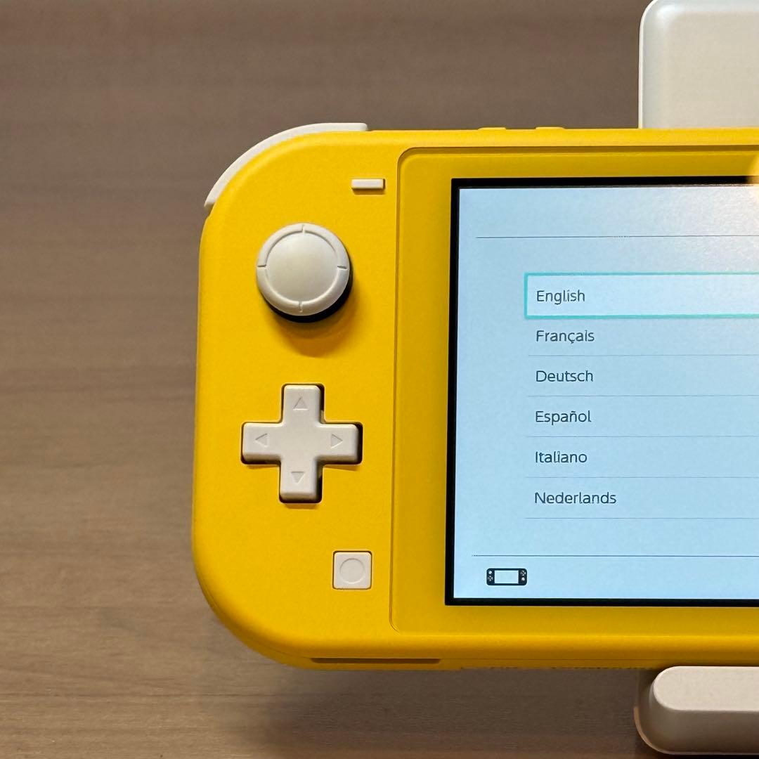 6-267 Switch LITE イエロー 箱付き