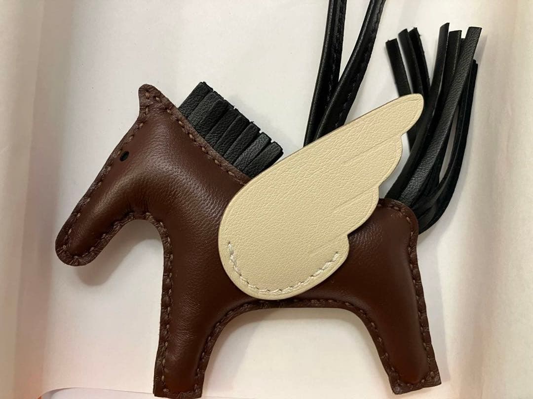 エルメス　チャーム ロデオ ペガサス　PM K刻印　茶色　白　黒