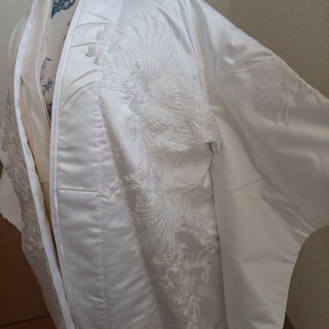 お正月特価31000円から値引洗える化繊　白無垢 着物 花鳳凰刺繍　掛下セット