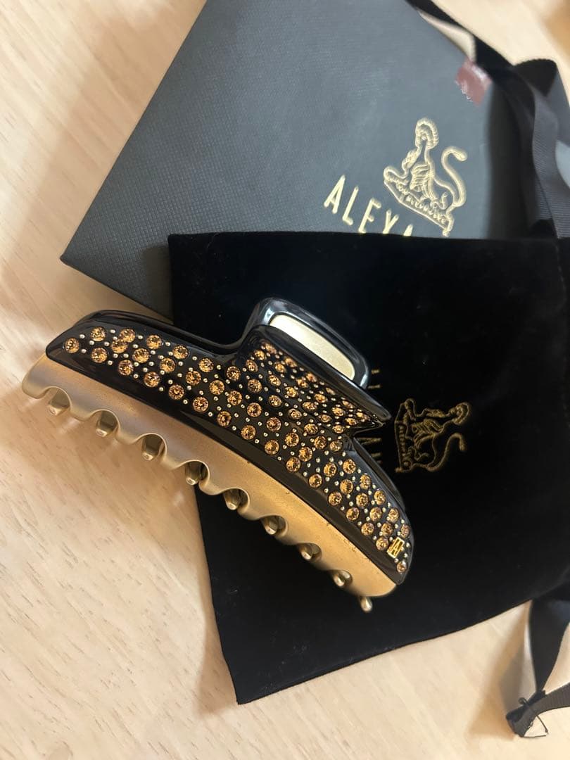 アレクサンドルドゥパリ ヘアクリップL ブラック フルラインストーン