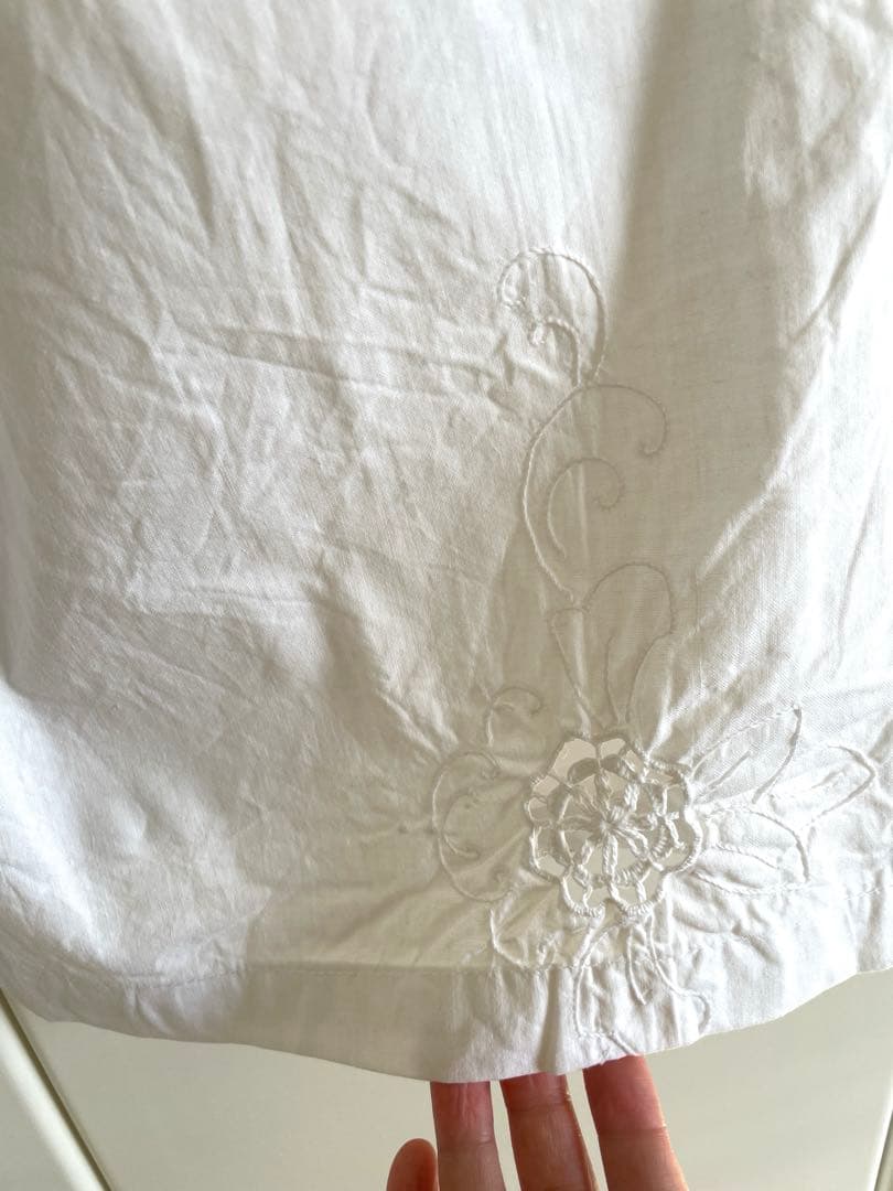 ヴンテージクロスリメイクパンツ　バテンレース 総裏地付き　　青い花刺繍