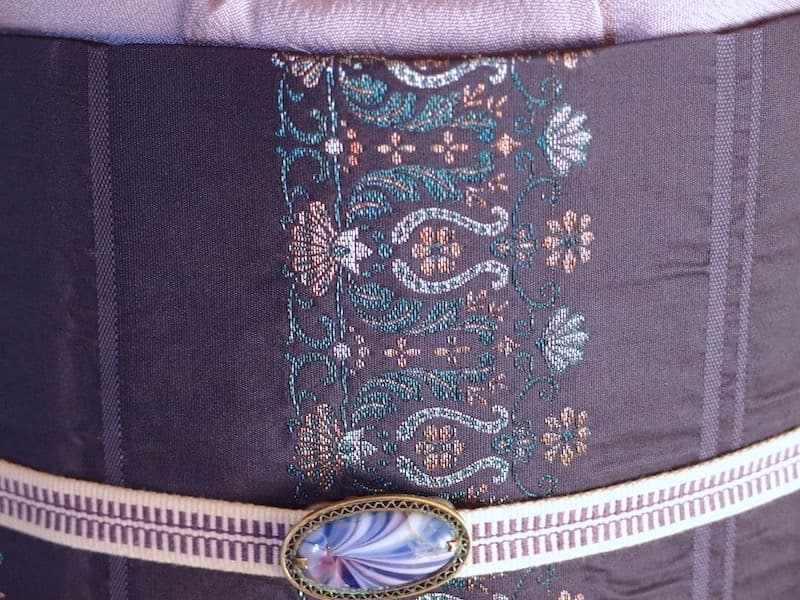 変わり織り九寸名古屋帯（横段に抽象文）正絹美品