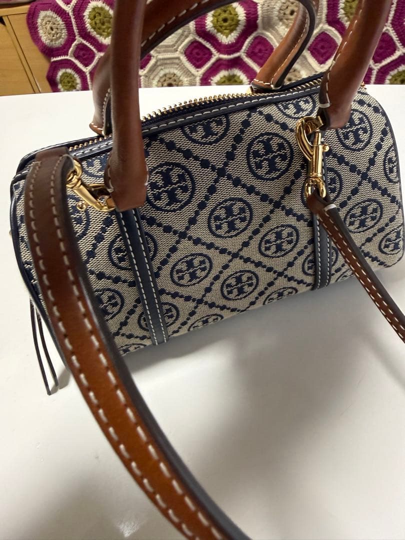 ショルダーバッグ ネイビー　トリーバーチ　ミニボストン　Tモノグラム