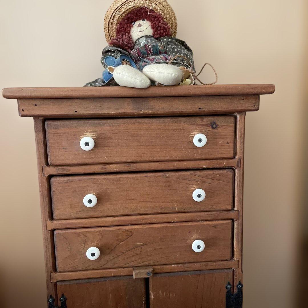 木製飾り棚　扉付き　カントリー　コーハウス　アンファン