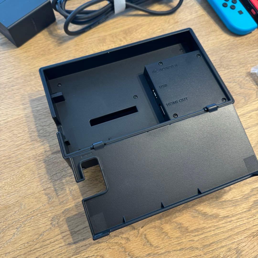 Nintendo Switch 本体　Joy-Con カバー付き